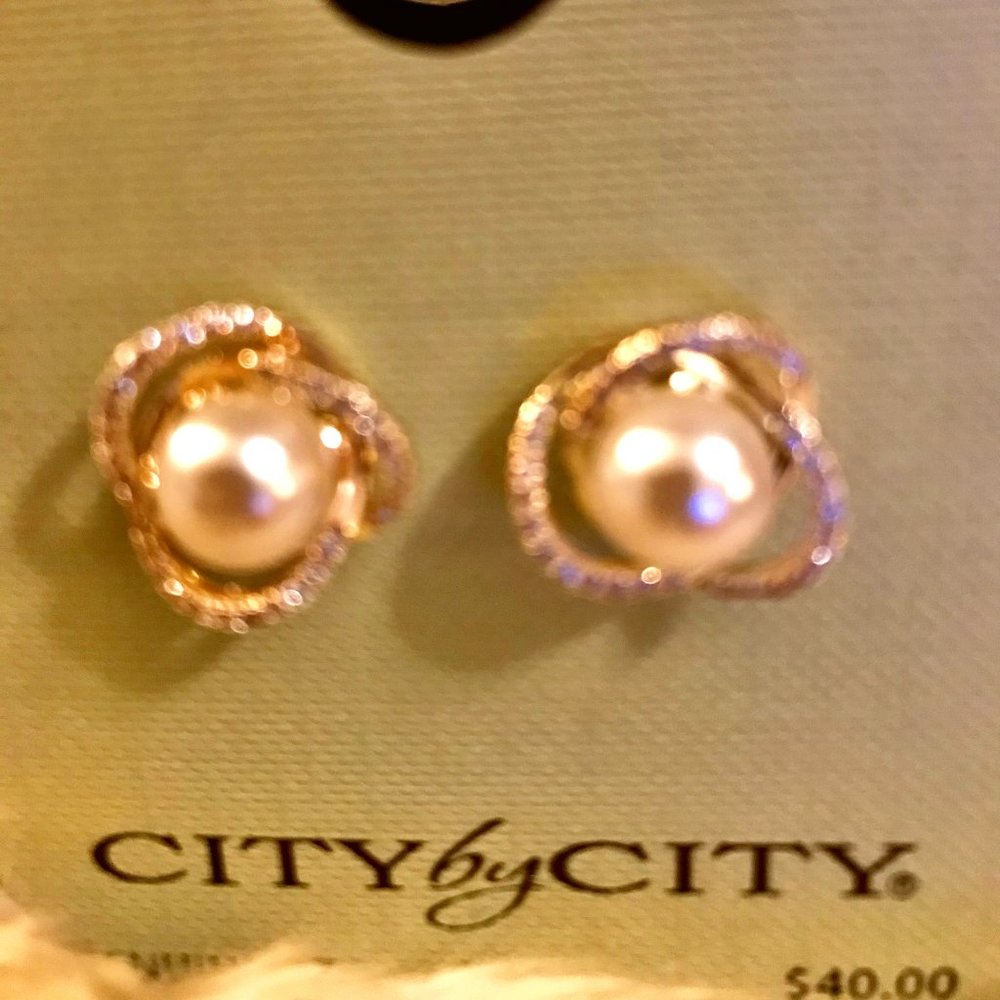 NWT Rosegold Genuine CZ w/Pearl Earrings